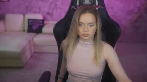 Diamonds Girls online show from April 7, 8:04 am