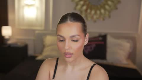 Snapshot of bright_diamonds_054 chatting on April 18, 7:07 pm Diamonds Girls online show from April 18, 7:07 pm