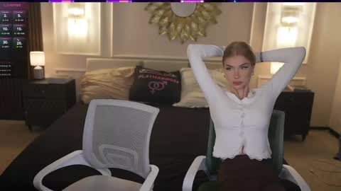 Snapshot of bright_diamonds_054 chatting on April 21, 7:25 am Diamonds Girls online show from April 21, 7:25 am