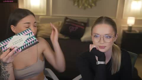 Snapshot of bright_diamonds_054 chatting on April 22, 7:33 am Diamonds Girls online show from April 22, 7:33 am