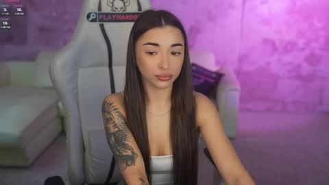 Snapshot of bright_diamonds_054 chatting on May 8, 7:46 am Diamonds Girls online show from May 8, 7:46 am
