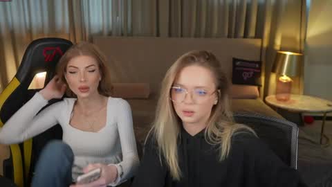 Snapshot of bright_diamonds_054 chatting on May 13, 7:17 am Diamonds Girls online show from May 13, 7:17 am