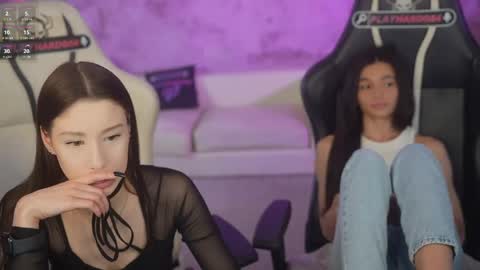 Snapshot of bright_diamonds_054 chatting on May 28, 7:33 pm Diamonds Girls online show from May 28, 7:33 pm