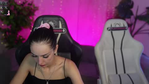 Diamonds Girls online show from July 10, 8:50 am