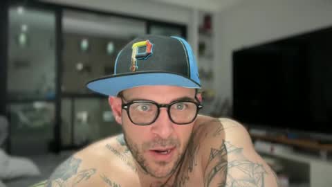 Snapshot of brightbluebrazilianeyes chatting on July 5, 4:07 am Ricardo online show from July 5, 4:07 am