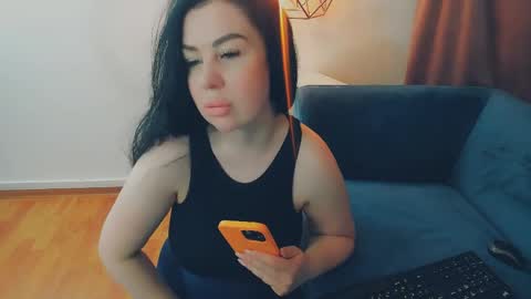 brilliantegirl_ online show from April 3, 7:06 am