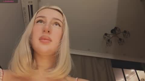 Snapshot of brilliantmichelle chatting on February 9, 5:28 pm brilliantmichelle online show from February 9, 5:28 pm