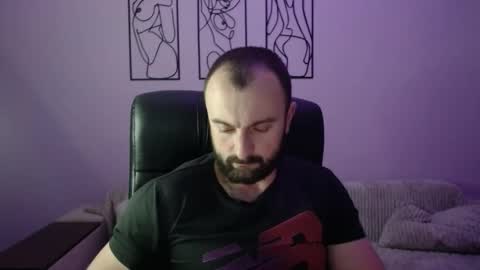 brindlefly69 online show from December 18, 11:38 am