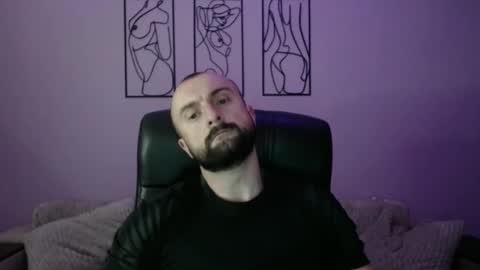 Snapshot of brindlefly69 chatting on May 27, 10:34 am brindlefly69 online show from May 27, 10:34 am