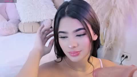 britanylin__ online show from July 9, 9:24 am
