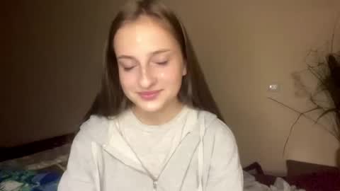 Snapshot of britanysuther chatting on July 10, 7:38 pm Ciri online show from July 10, 7:38 pm
