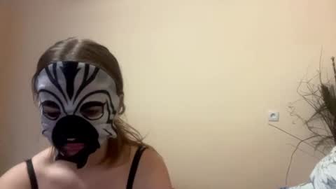 Snapshot of britanysuther chatting on July 17, 4:23 pm Ciri online show from July 17, 4:23 pm