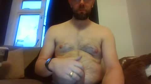 britguy6985 online show from December 14, 4:09 pm