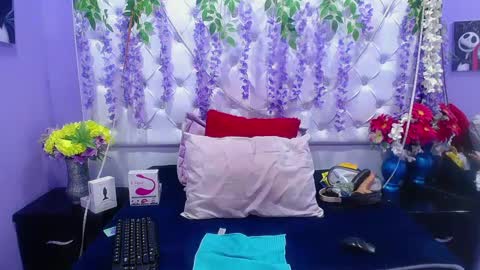 Brithany  online show from December 6, 8:15 am