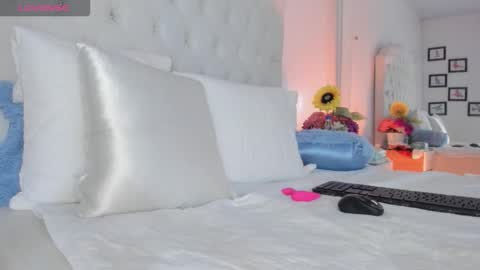 Brithany Rousee online show from December 4, 3:10 pm