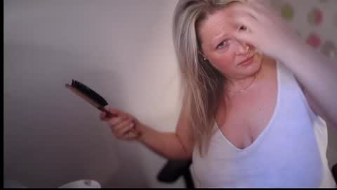 British Bella online show from March 26, 6:30 am