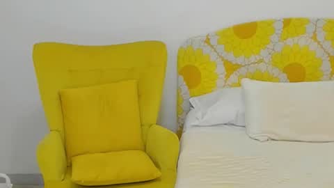 Penelope online show from February 9, 1:59 pm