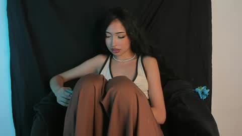 Snapshot of britney_rose13 chatting on March 15, 5:13 am britney rose online show from March 15, 5:13 am