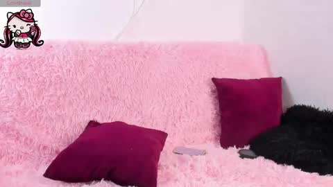 Snapshot of britney_rose13 chatting on May 6, 3:57 am britney rose online show from May 6, 3:57 am