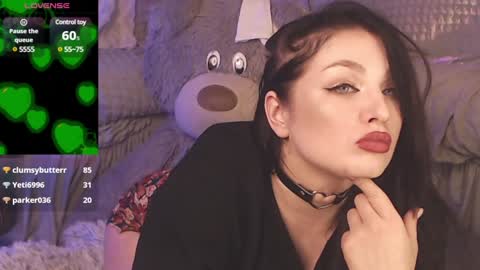 Snapshot of britneybarker chatting on December 18, 5:48 am britneybarker online show from December 18, 5:48 am