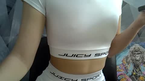 Snapshot of britneykittens chatting on November 5, 7:41 am BritneyKittens online show from November 5, 7:41 am