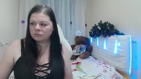 britneyraine online show from December 17, 8:09 am