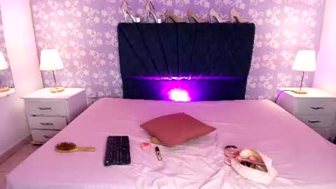 Snapshot of britneysweet_ chatting on June 12, 7:57 pm BritneySweet online show from June 12, 7:57 pm