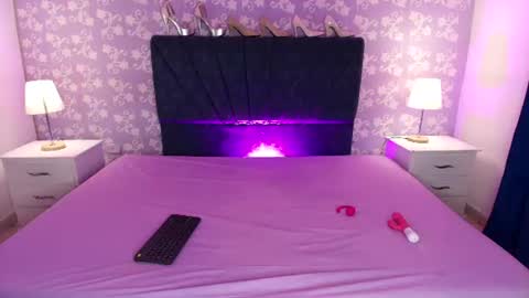 Snapshot of britneysweet_ chatting on June 27, 5:51 pm BritneySweet online show from June 27, 5:51 pm