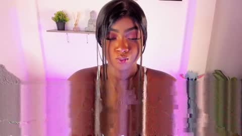 brittany 25 years old  happy as a worm  online show from April 18, 5:55 am