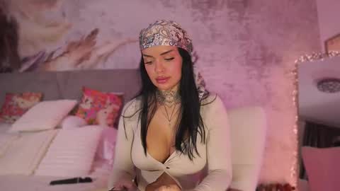 Snapshot of brivibexoxo chatting on October 19, 5:02 pm BriannaMoon online show from October 19, 5:02 pm