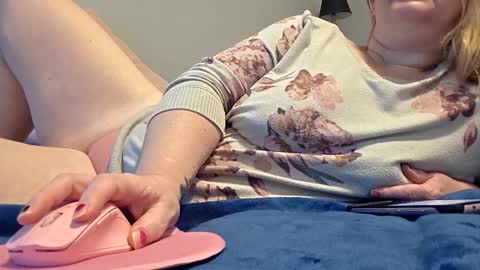 brkenprincess81 online show from February 21, 10:33 pm