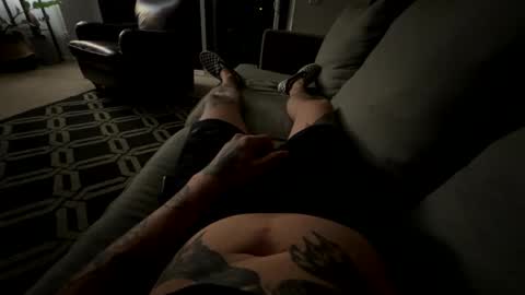 Snapshot of brngitdwn chatting on October 7, 4:31 am BrngItDwn online show from October 7, 4:31 am