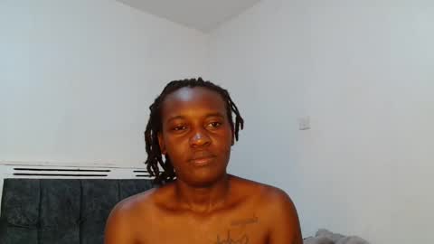 Snapshot of broken_haloo chatting on February 8, 6:17 am broken_haloo online show from February 8, 6:17 am