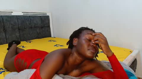 Snapshot of broken_haloo chatting on February 9, 9:02 am broken_haloo online show from February 9, 9:02 am