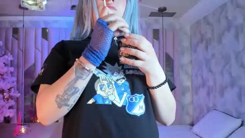     online show from February 1, 3:32 pm