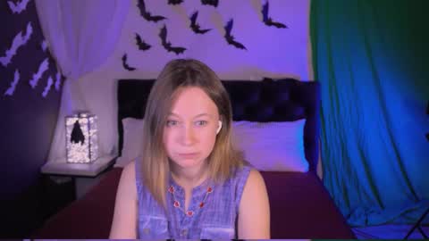 Snapshot of brooke_evans_ chatting on November 2, 12:40 pm Brooke online show from November 2, 12:40 pm
