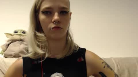 Snapshot of brookewylde_20 chatting on October 2, 4:14 pm brookewylde_20 online show from October 2, 4:14 pm