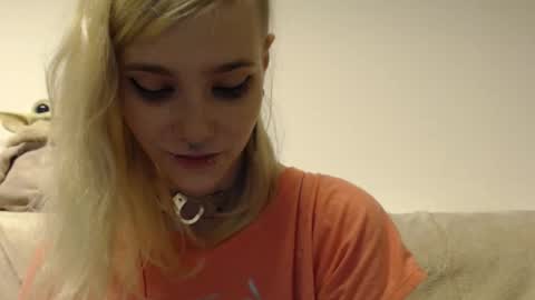 Snapshot of brookewylde_20 chatting on December 17, 4:57 pm brookewylde_20 online show from December 17, 4:57 pm