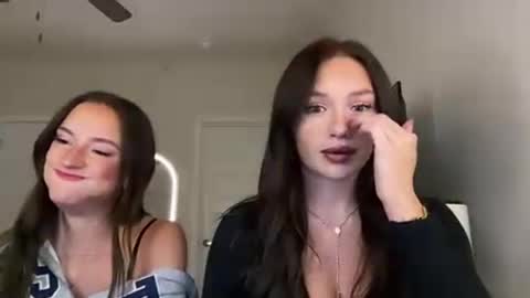 Snapshot of brookexmatthews chatting on August 4, 3:32 am brookexmatthews online show from August 4, 3:32 am