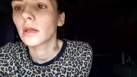 brooklyn_raye online show from April 8, 3:23 pm