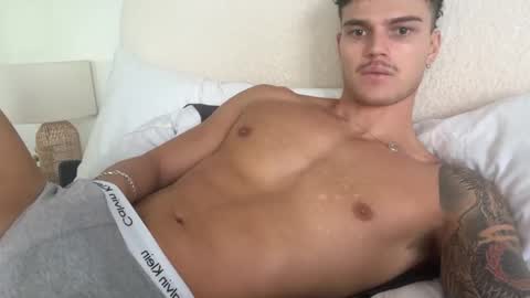 BrooklynTay online show from March 4, 11:44 pm