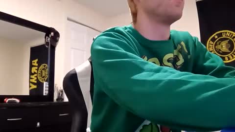 Snapshot of broski2002633810 chatting on November 4, 6:12 am broski2002633810 online show from November 4, 6:12 am