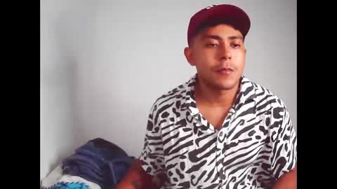 Snapshot of brown1996_ chatting on December 22, 6:28 am brown1996_ online show from December 22, 6:28 am