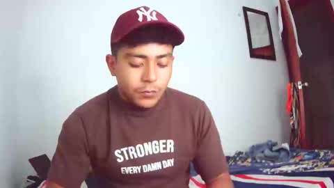 Snapshot of brown1996_ chatting on December 30, 4:42 am brown1996_ online show from December 30, 4:42 am