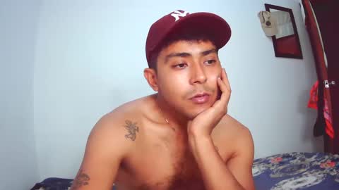 Snapshot of brown1996_ chatting on January 3, 6:11 am brown1996_ online show from January 3, 6:11 am