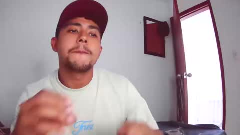 Snapshot of brown1996_ chatting on January 13, 7:10 pm brown1996_ online show from January 13, 7:10 pm