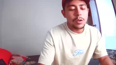 Snapshot of brown1996_ chatting on January 17, 8:44 pm brown1996_ online show from January 17, 8:44 pm