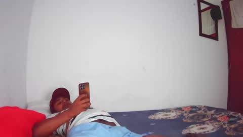 Snapshot of brown1996_ chatting on January 21, 7:39 pm brown1996_ online show from January 21, 7:39 pm