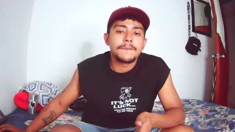 Snapshot of brown1996_ chatting on January 25, 6:01 am brown1996_ online show from January 25, 6:01 am