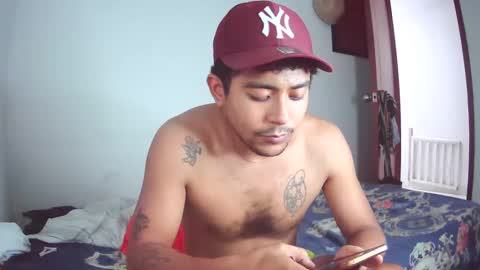 Snapshot of brown1996_ chatting on February 5, 9:40 pm brown1996_ online show from February 5, 9:40 pm